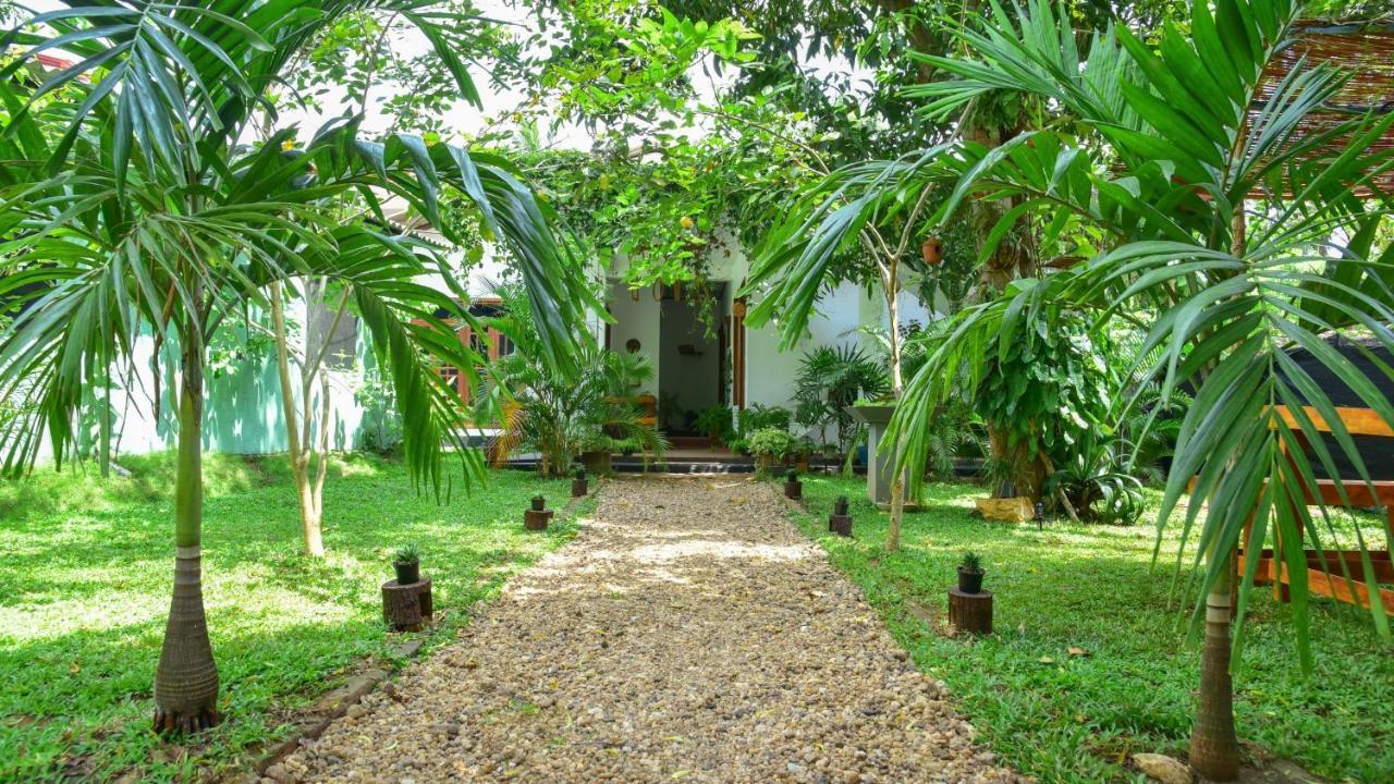 Menara Green Inn Dambulla Exterior foto